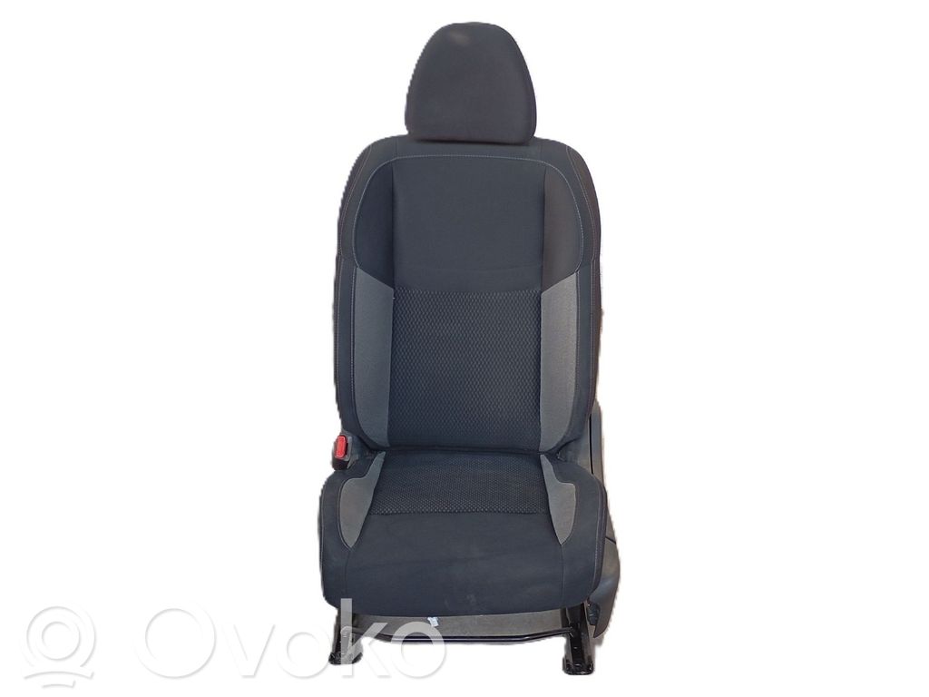 Nissan Qashqai Fotel przedni kierowcy 