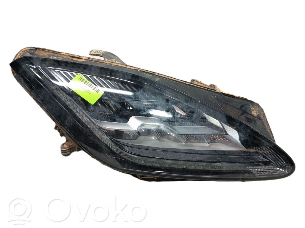 Headlight/headlamp   J9C5246,J9C313W029EC