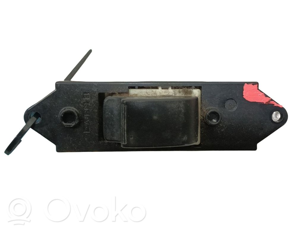 Interrupteur commade lève-vitre   MR587944,C8DD411MB