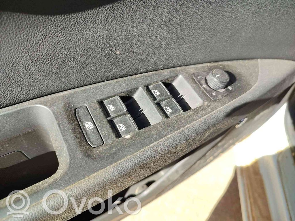 Seat Leon IV Interruptor del elevalunas eléctrico 