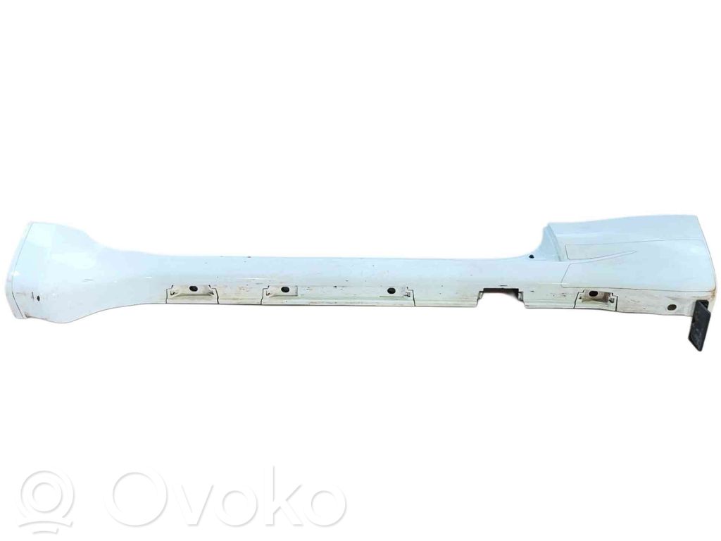 Toyota Land Cruiser (J200) Próg