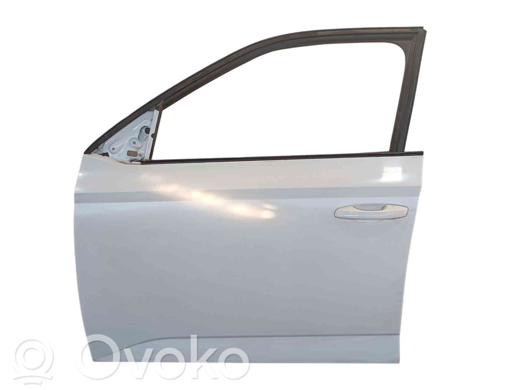 Puerta delantera   6V0831055A