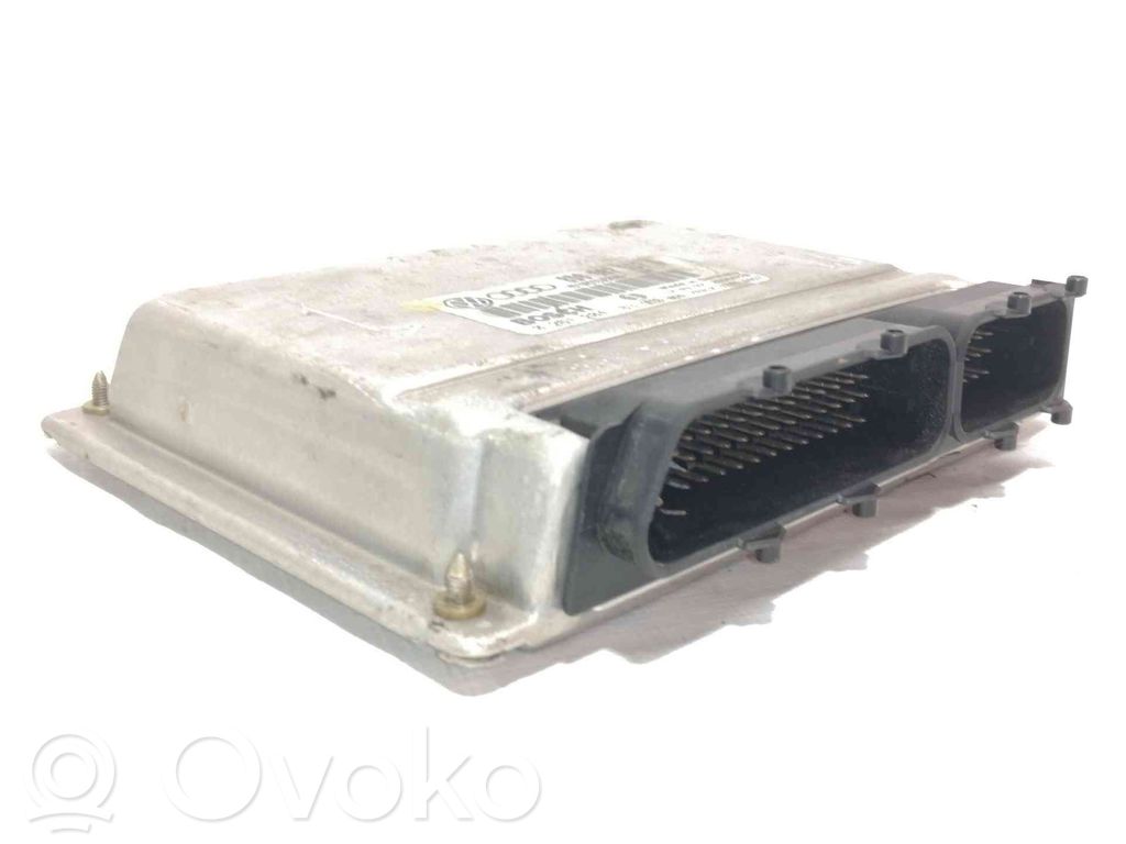 Unidad de control/módulo del motor   8D0907557S