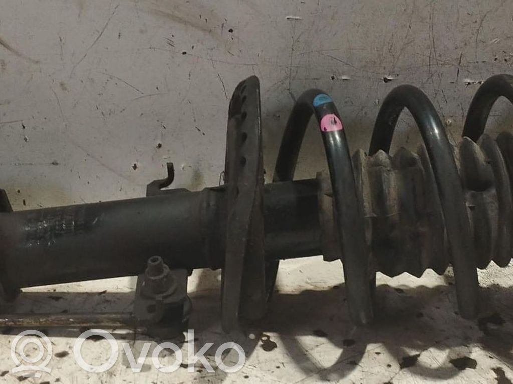 Renault Kangoo II Amortyzator osi przedniej ze sprężyną 