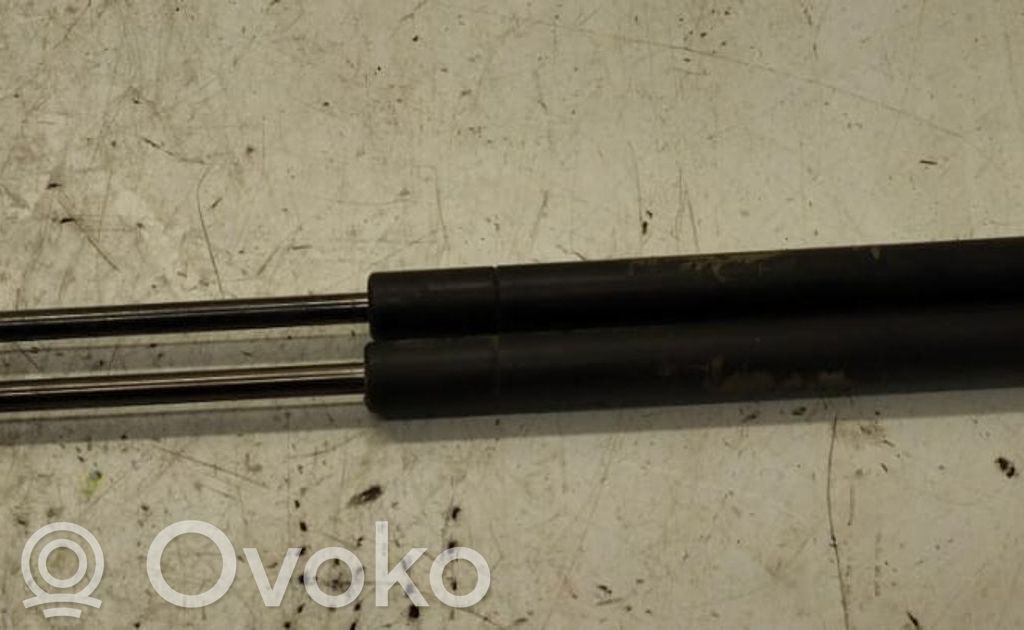 Mazda 2 Tailgate/trunk strut/damper 