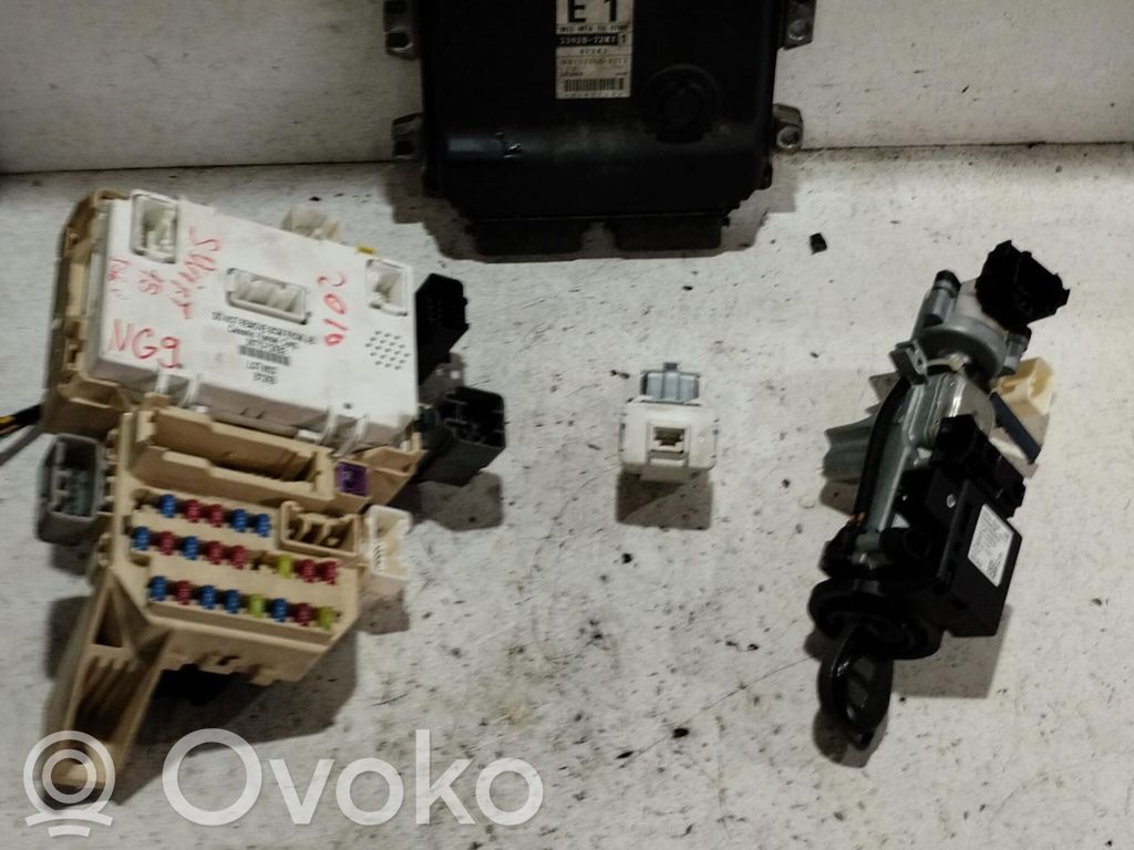 Suzuki Swift II Komputer / Sterownik ECU i komplet kluczy 
