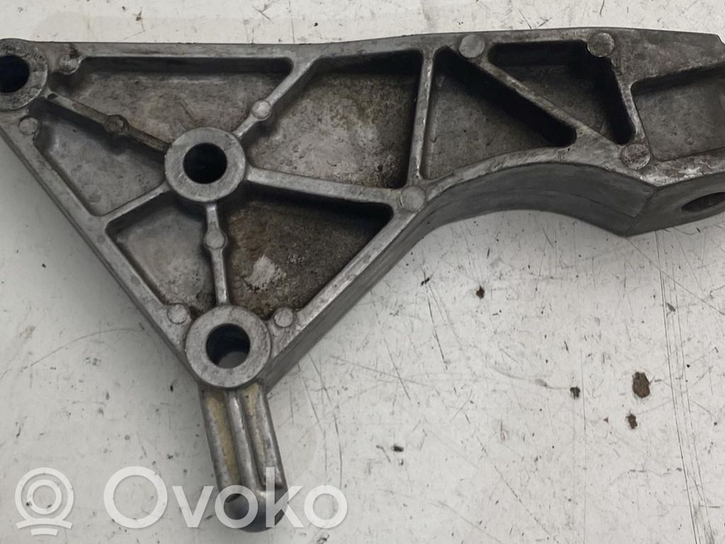 Engine mounting bracket   13247819,13247819