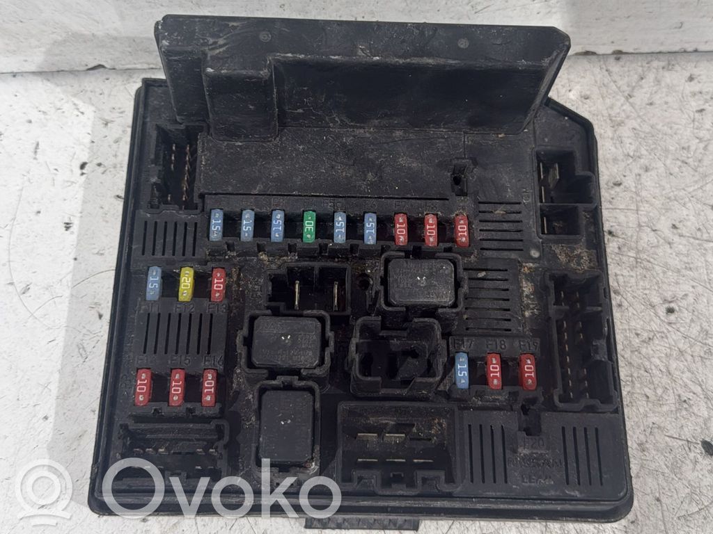 Nissan Qashqai+2 Module de fusibles