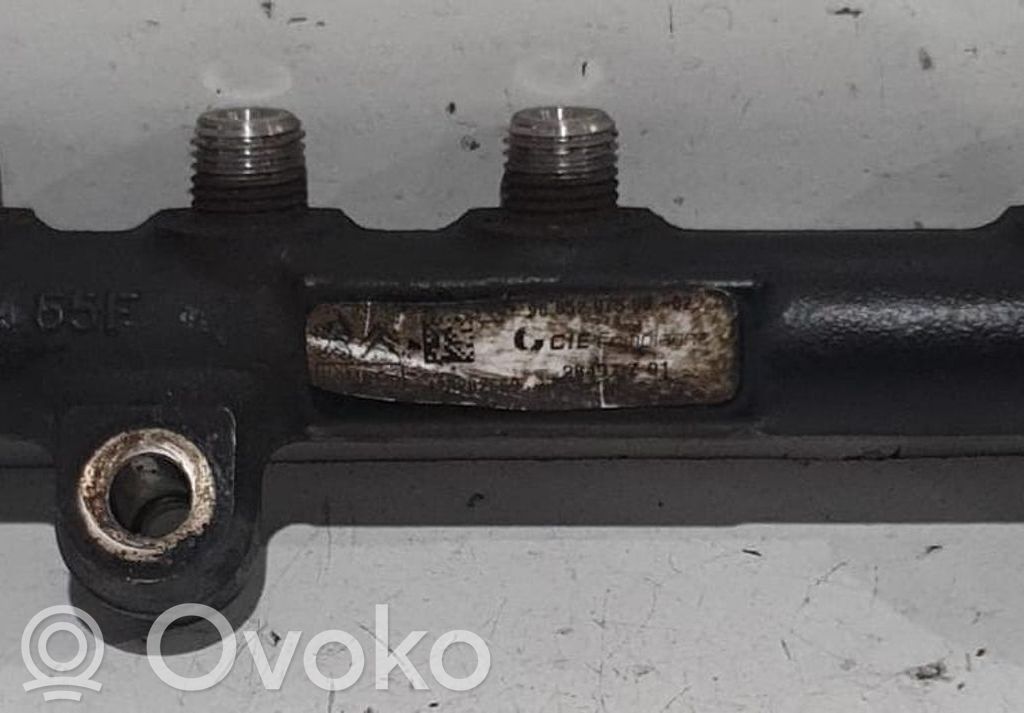 Peugeot 208 I Tuyau de conduite principale de carburant