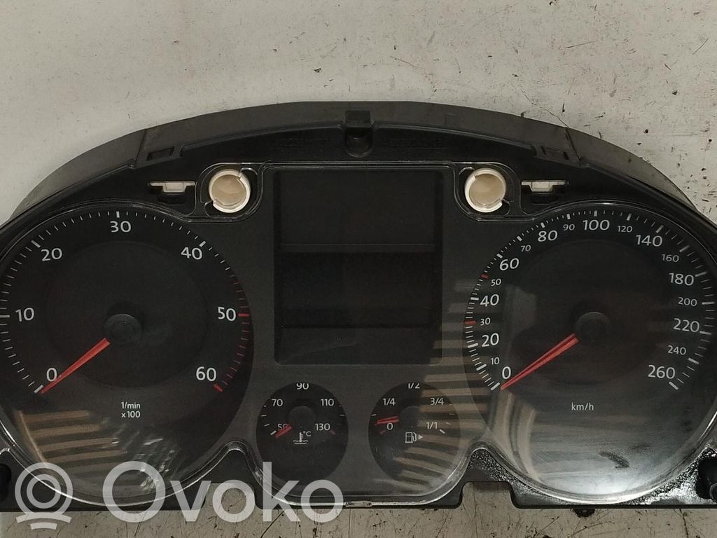 Volkswagen PASSAT B6 Vitezometru (grup de instrumente) 