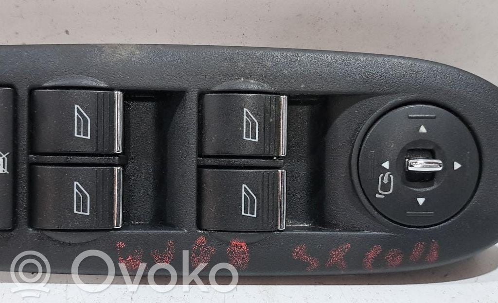 Ford Kuga I Interruttore di controllo dell’alzacristalli elettrico