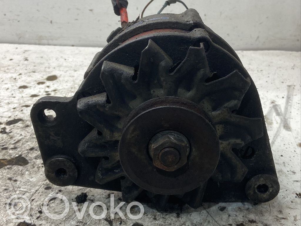 Volkswagen PASSAT B4 Generator/alternator 