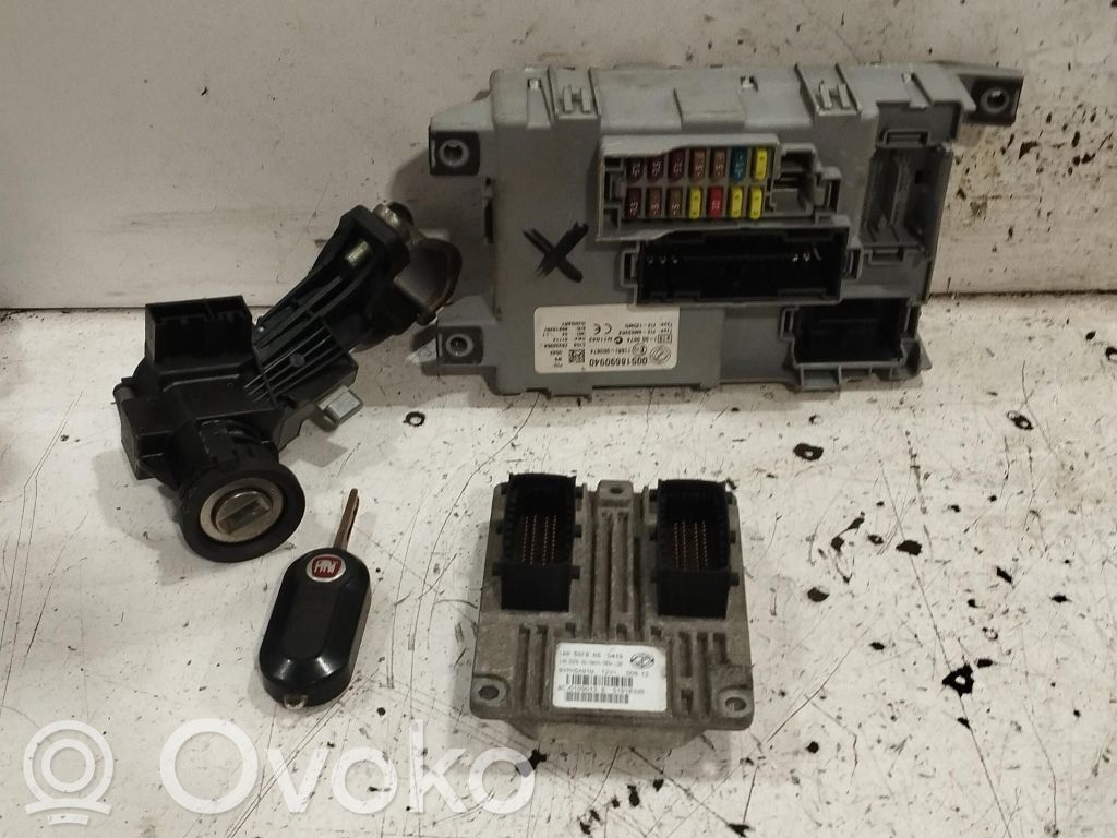 Fiat Grande Punto Komputer / Sterownik ECU i komplet kluczy 
