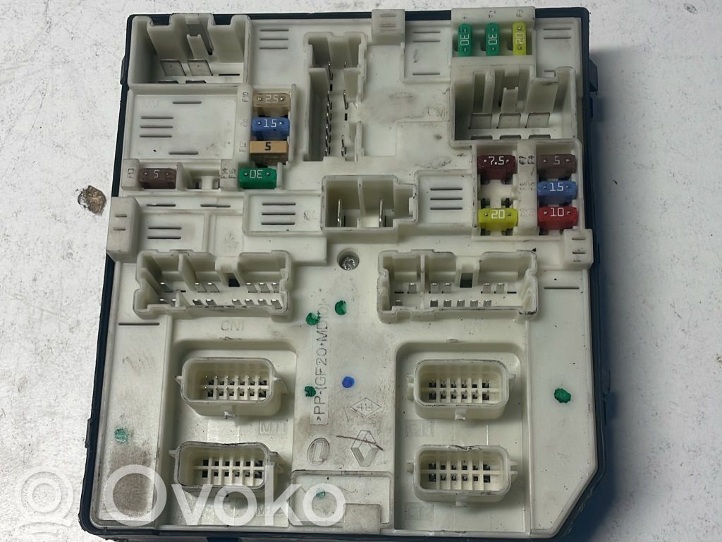 Renault Megane III Módulo de fusible 