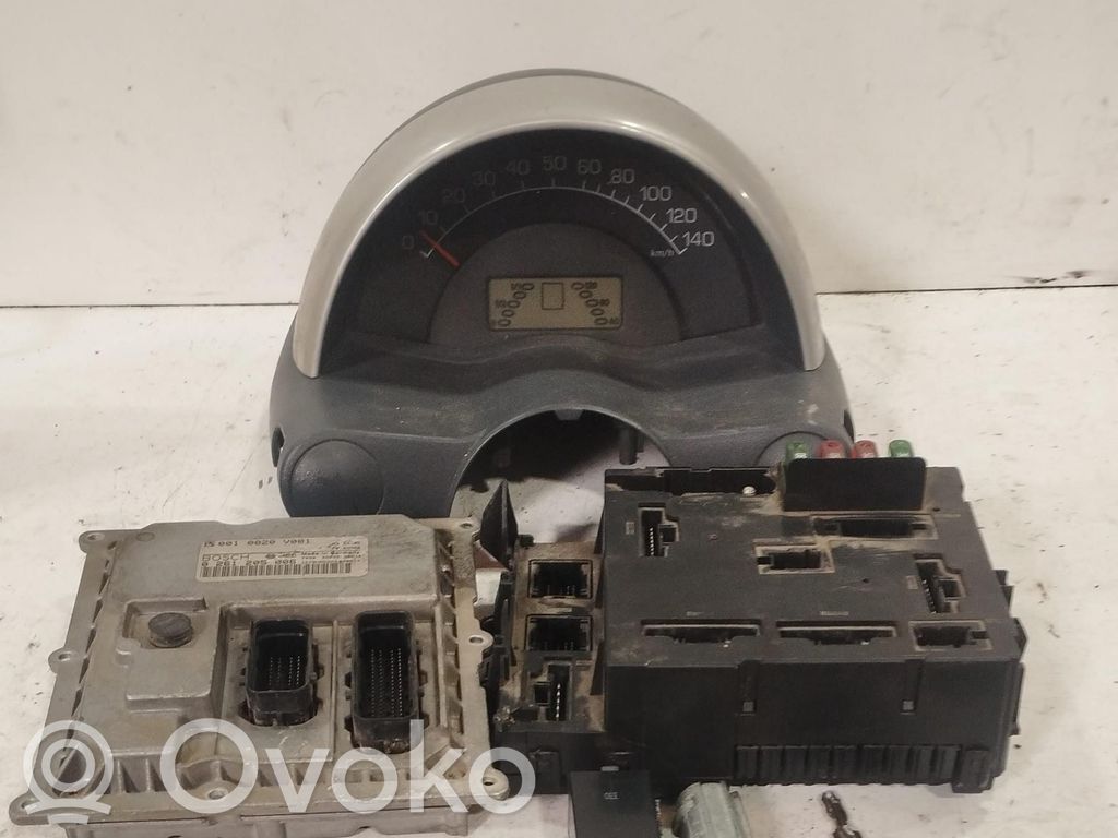 Smart ForTwo I MC01 Kit centralina motore ECU e serratura 