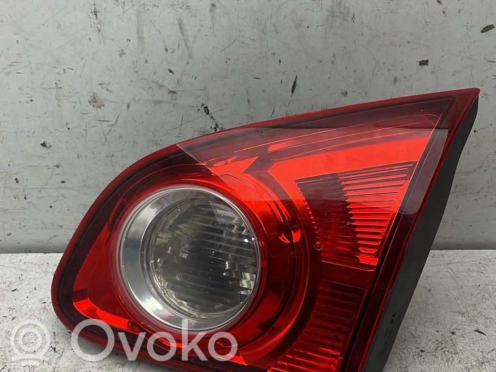 Nissan Qashqai Lampy tylnej klapy bagażnika 