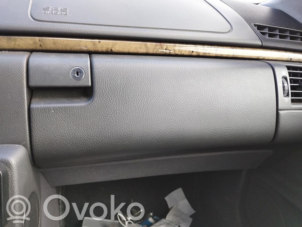 Mercedes-Benz E W210 Schowek deski rozdzielczej / Komplet 
