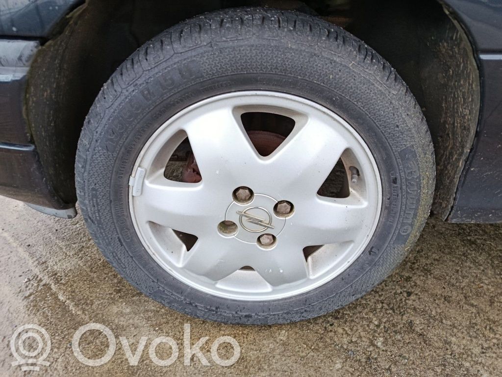 Opel Astra F Etujarrusatula 