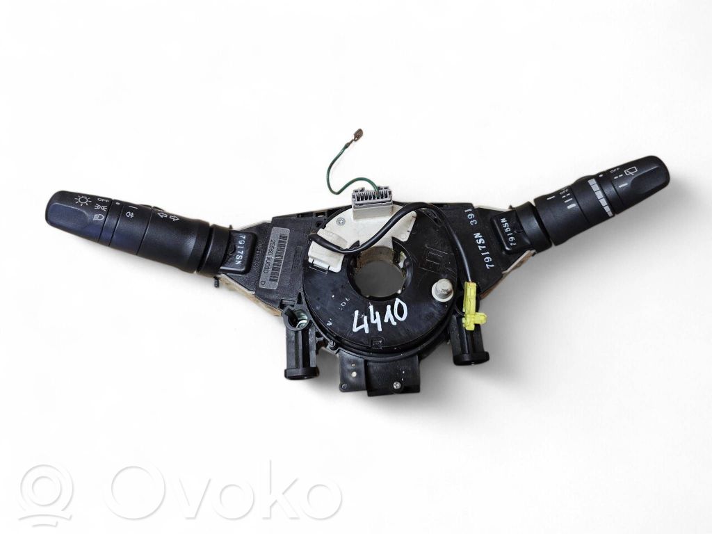 Nissan Note (E11) Commodo, commande essuie-glace/phare 