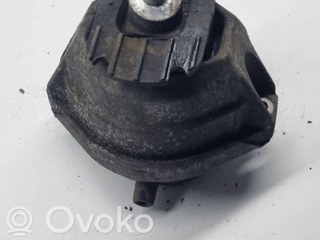 Engine mount bracket   6769874