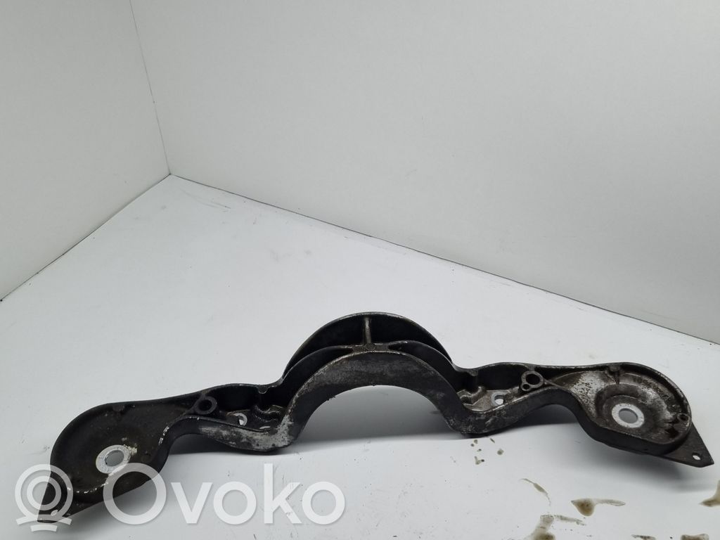 Aizmugurējā reduktora stiprinājums