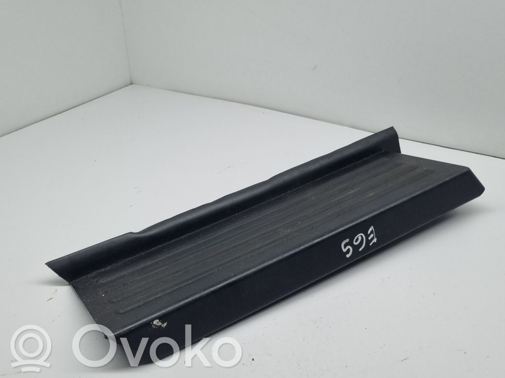 BMW 7 E65 E66 Jalkatuki 