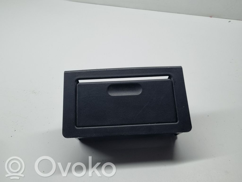 BMW 3 E36 Pelnutrauks (aizmugurē) 