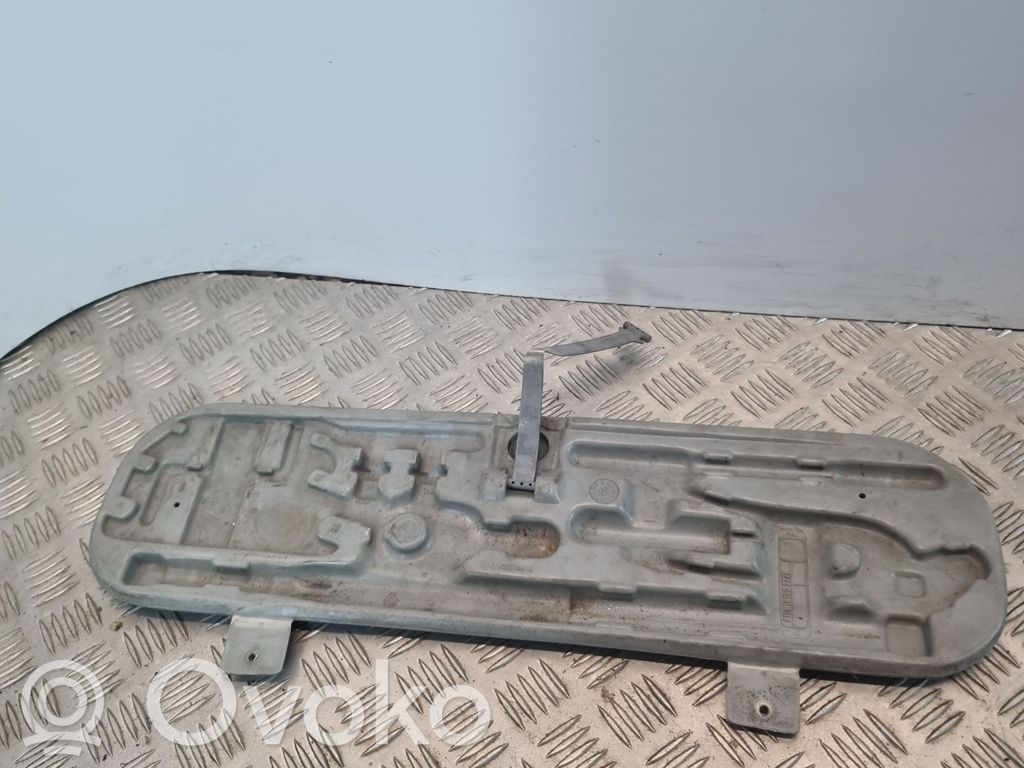 BMW 3 E36 Tool box 