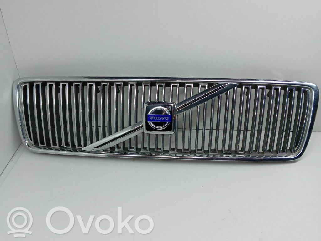 Volvo S80 Grotelės viršutinės 