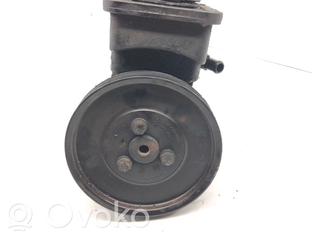 BMW 5 E39 Power steering pump 