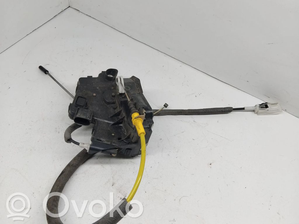 BMW 3 E46 Priekinė durų spyna 