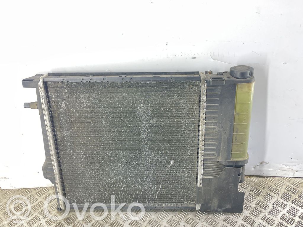 BMW 3 E36 Dzesēšanas šķidruma radiators 
