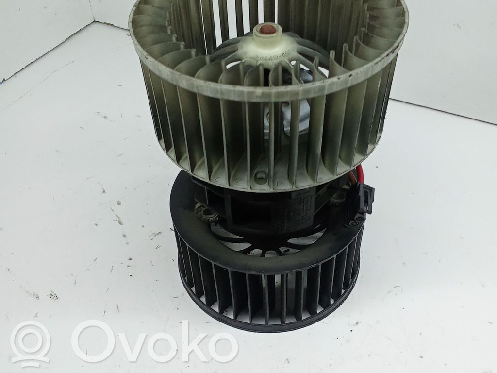 BMW 3 E46 Mazā radiatora ventilators 