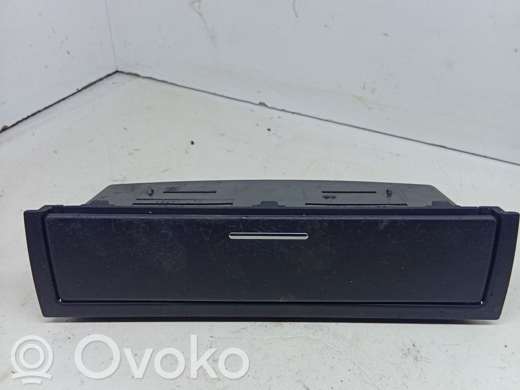 BMW 3 E46 Glove box 