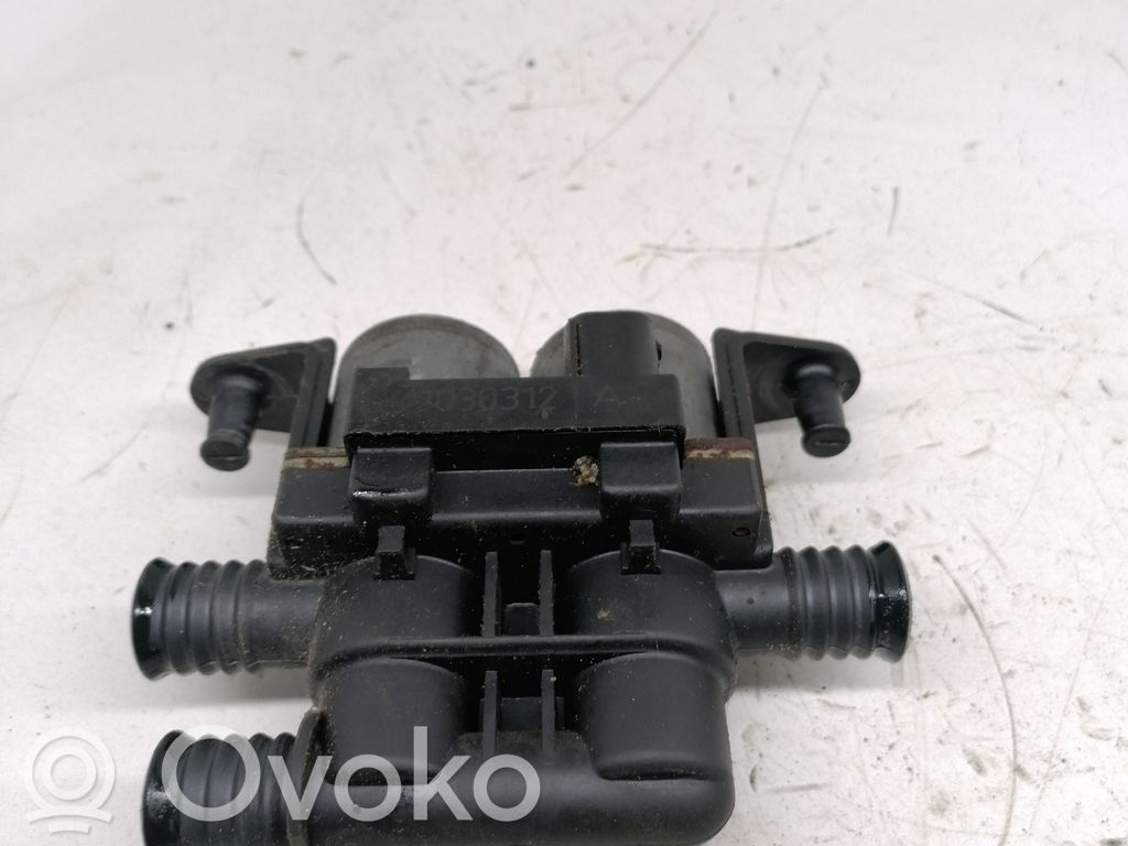 BMW 5 E39 Zawór sterujący płynu chłodzącego 
