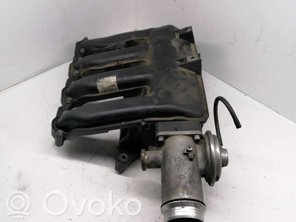 BMW 1 E81 E87 Intake manifold 