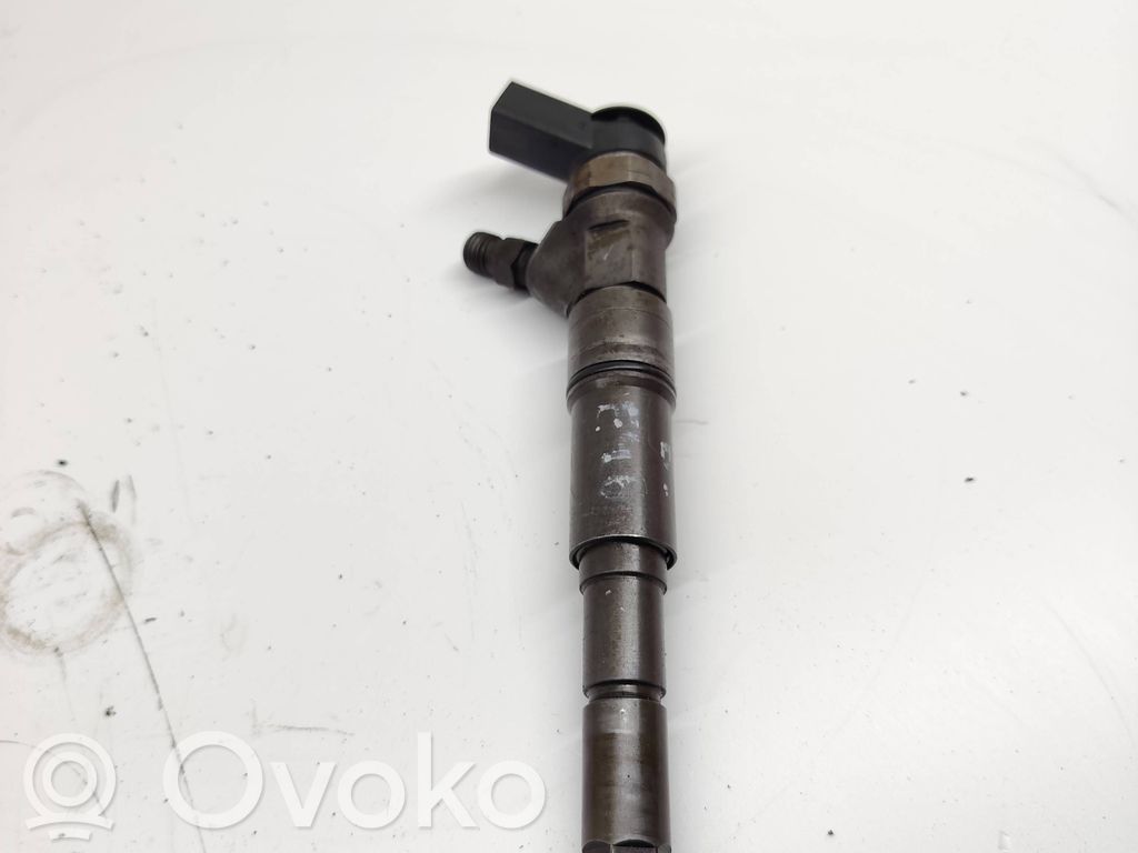 Fuel injector   7789661