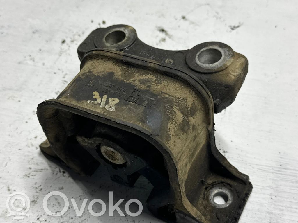 Opel Corsa C Moottorin kiinnikekorvake 
