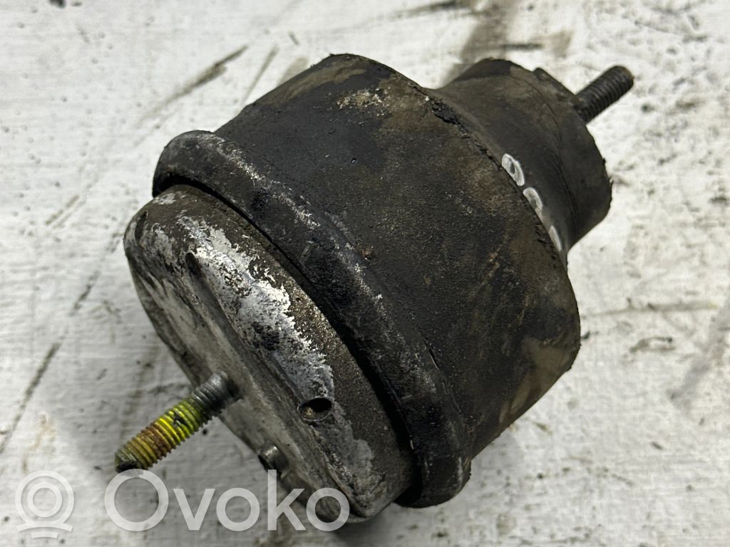 Audi A6 S6 C5 4B Engine mount bracket 