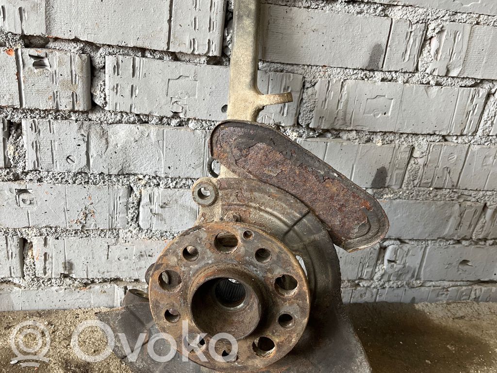 Mercedes-Benz E W211 Front wheel hub 