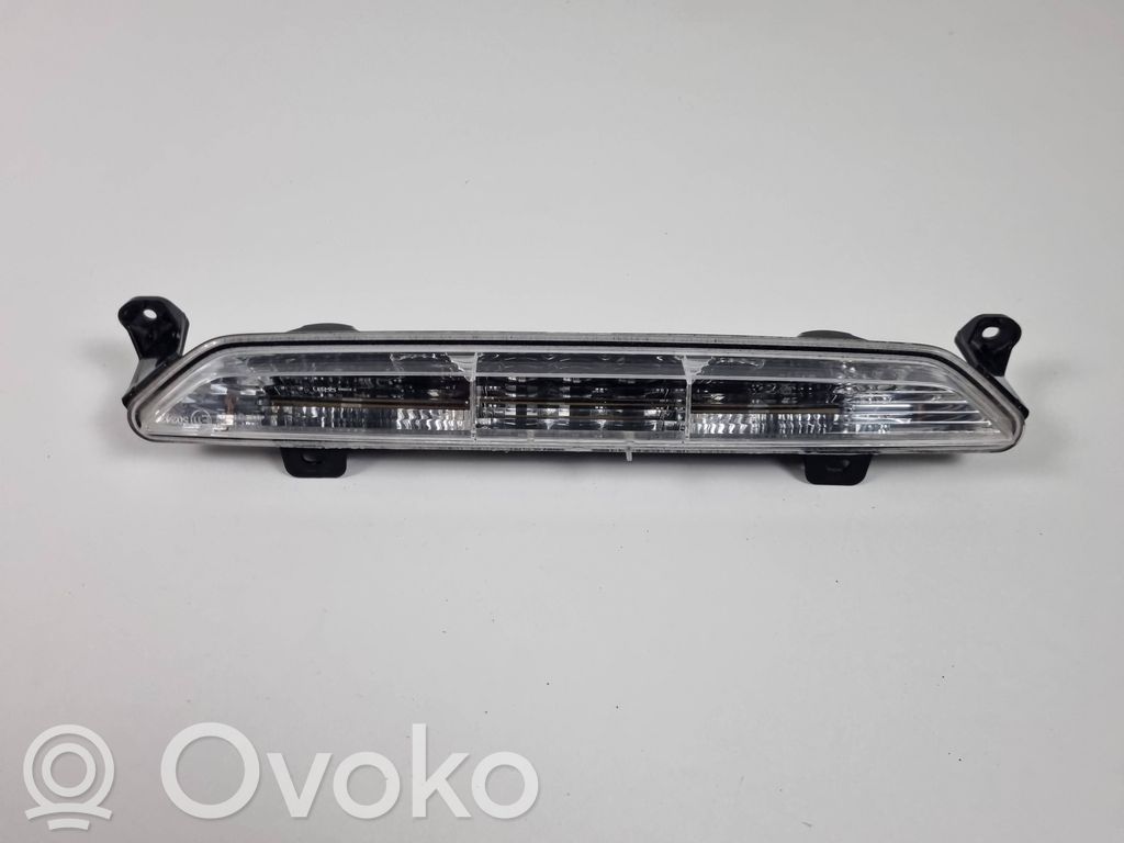 Luz del parachoques trasero   LJ8B15500B