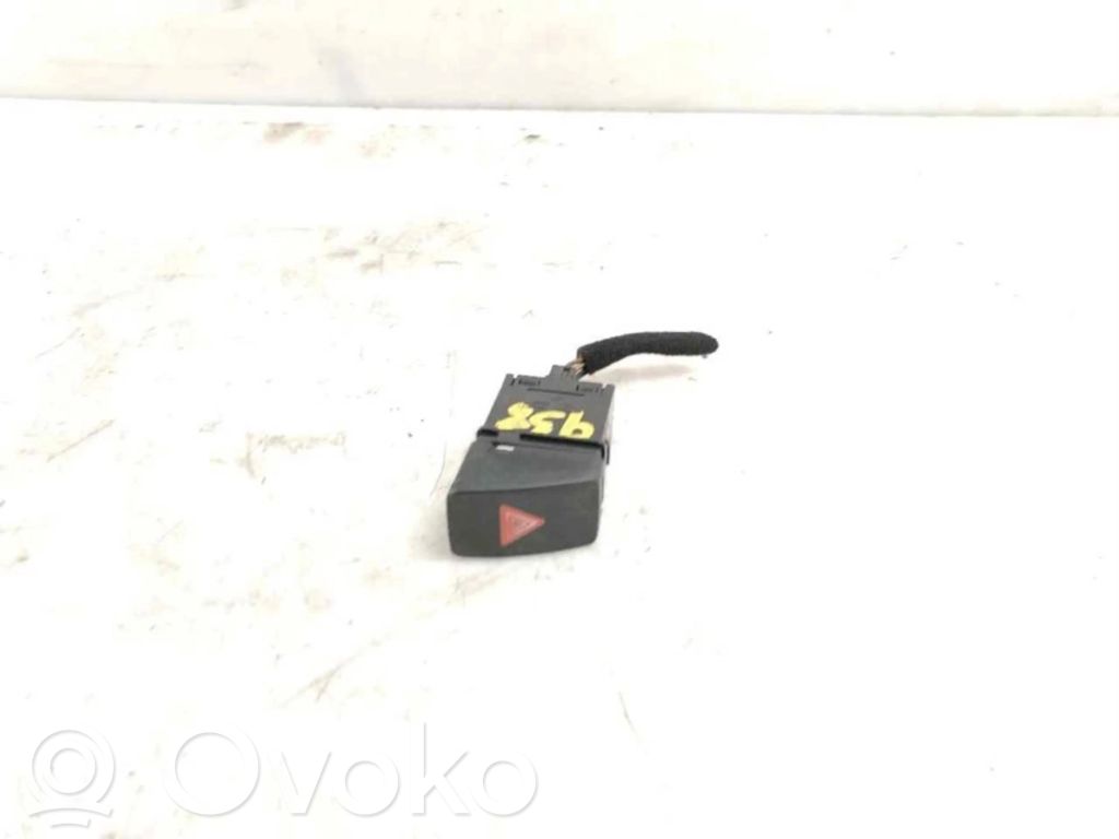 Botón interruptor de luz de peligro   299105395
