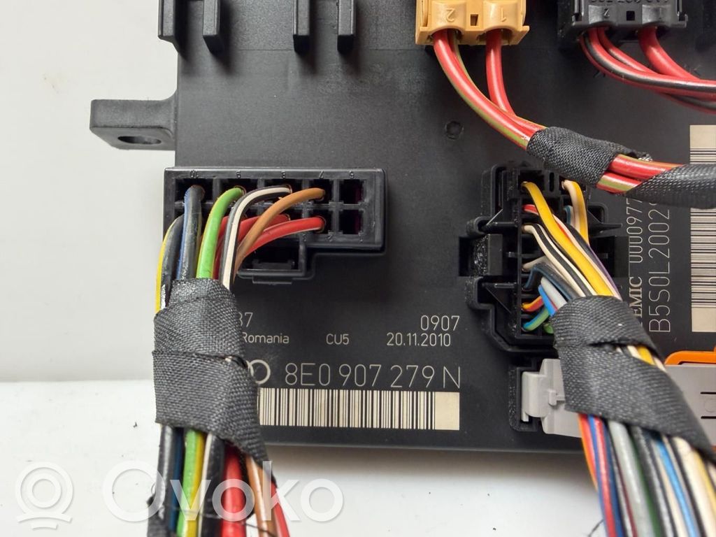 Engine control unit/module   8E0907279N
