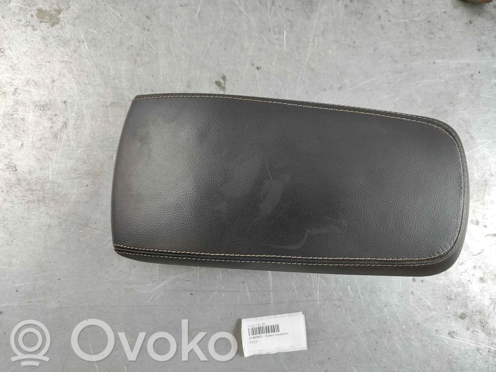 Volvo XC40 Armrest 