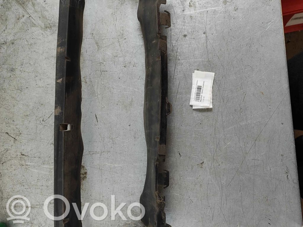 Volvo V70 Radiatoriaus oro nukreipėjas (-ai) 