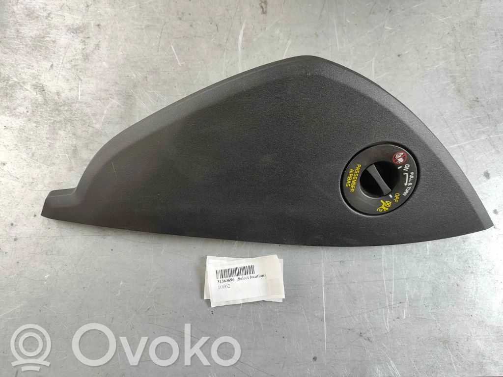 Volvo XC90 Dashboard side end trim 