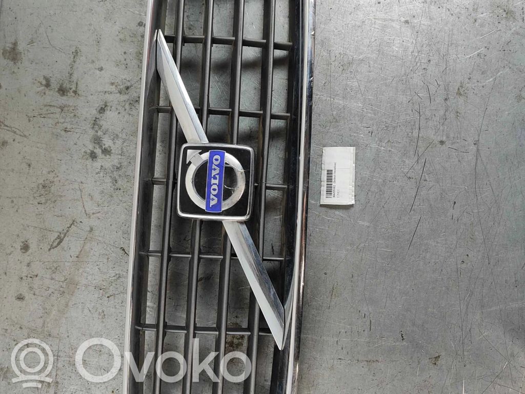 Volvo S80 Etupuskurin ylempi jäähdytinsäleikkö 