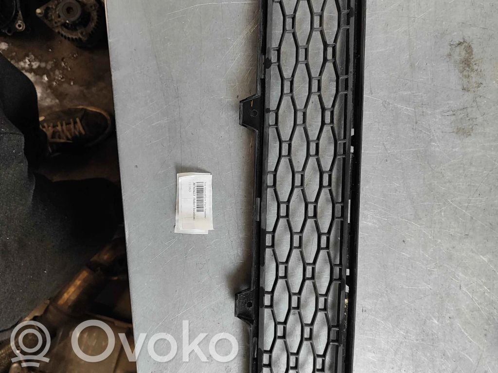Volvo XC60 Front bumper lower grill 