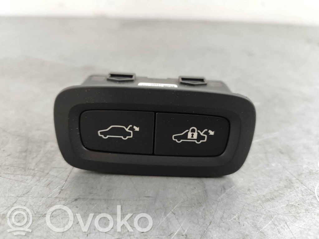 Volvo XC60 Tailgate opening switch 