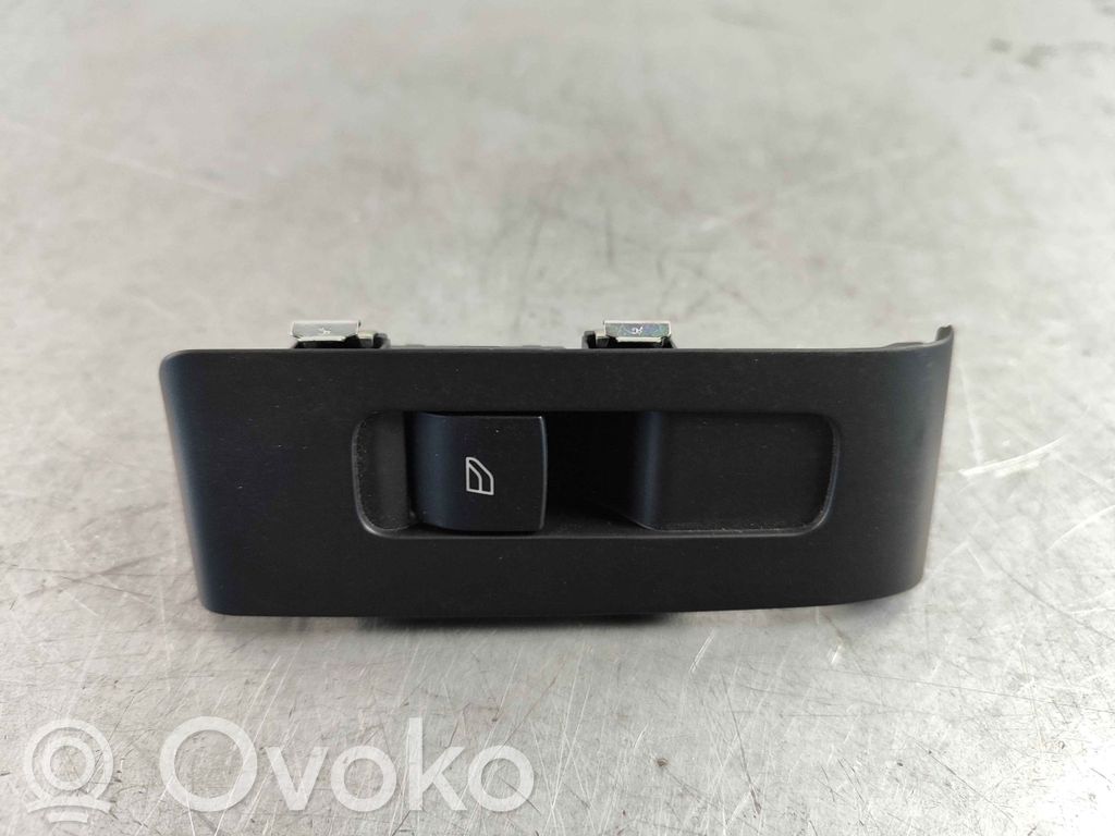 Volvo XC40 Electric window control switch 